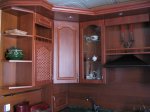 Кухня угловая МДФ с карнизом изготавливалась под заказ